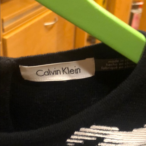 Sweater - Picture 2 of 4